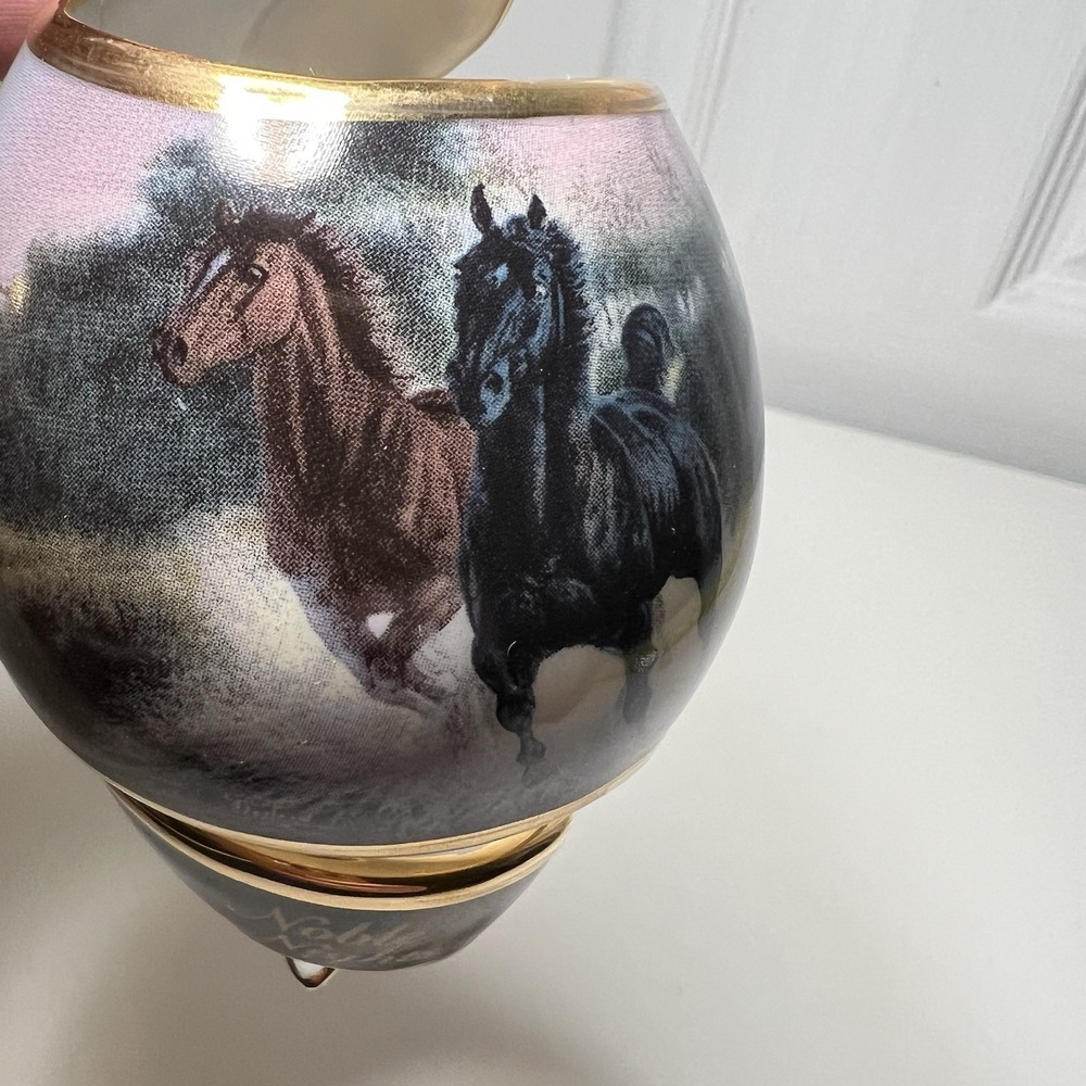 Bradford Exchange Free as the Wind Heirloom Porcelain‎ horse ornament